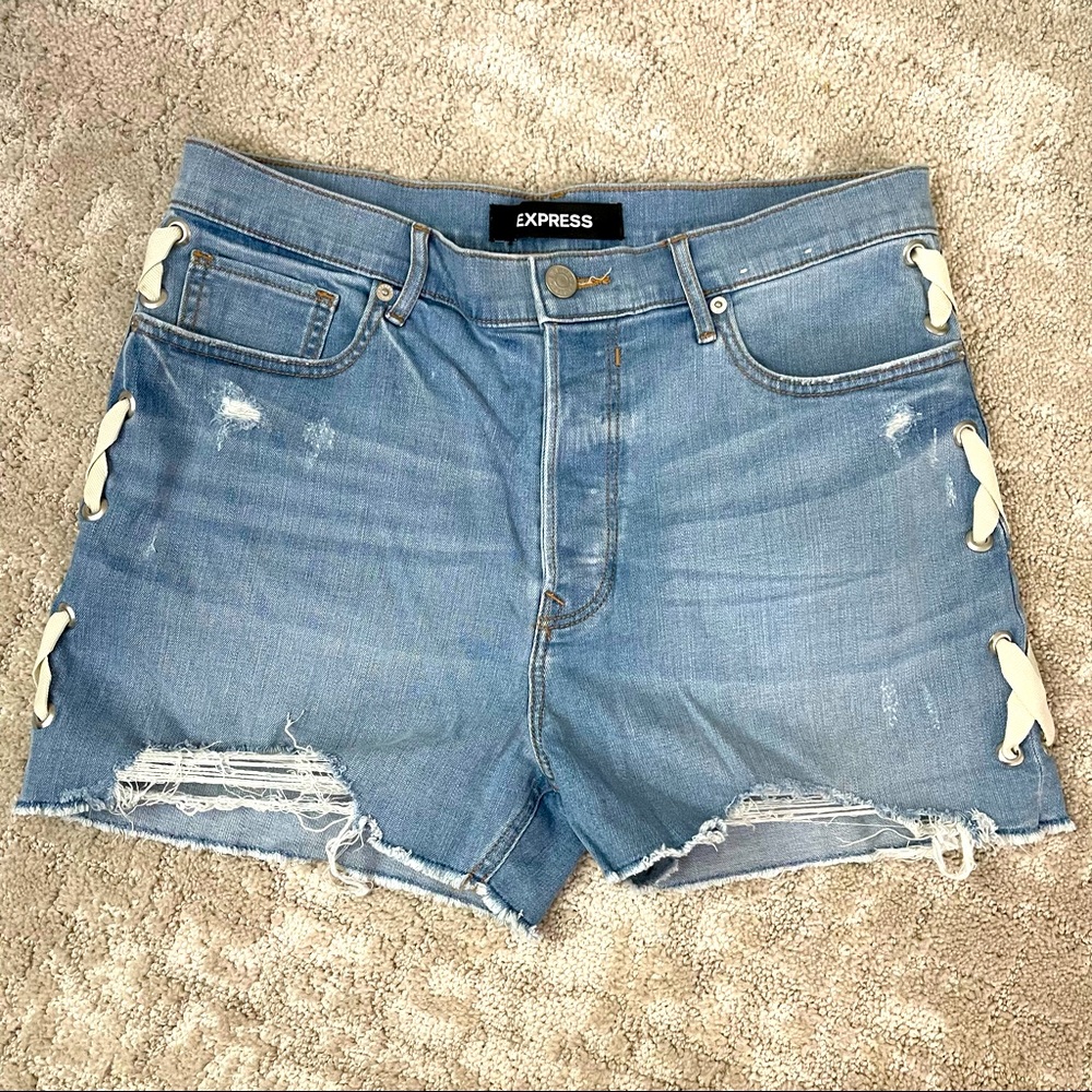 EXPRESS Shorts